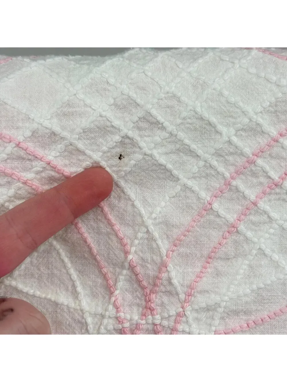 Vintage Pale Pink & White Queen Wedding Ring Coverlet Bedspread